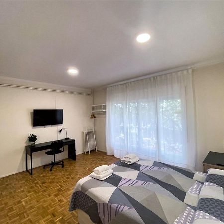 Villarroel Habitaciones Barcelona Exterior foto