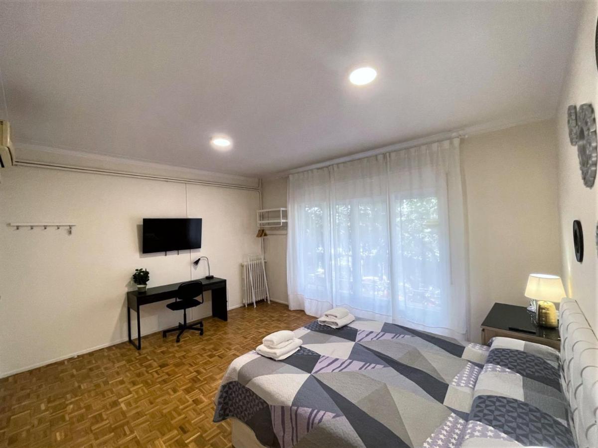 Villarroel Habitaciones Barcelona Exterior foto